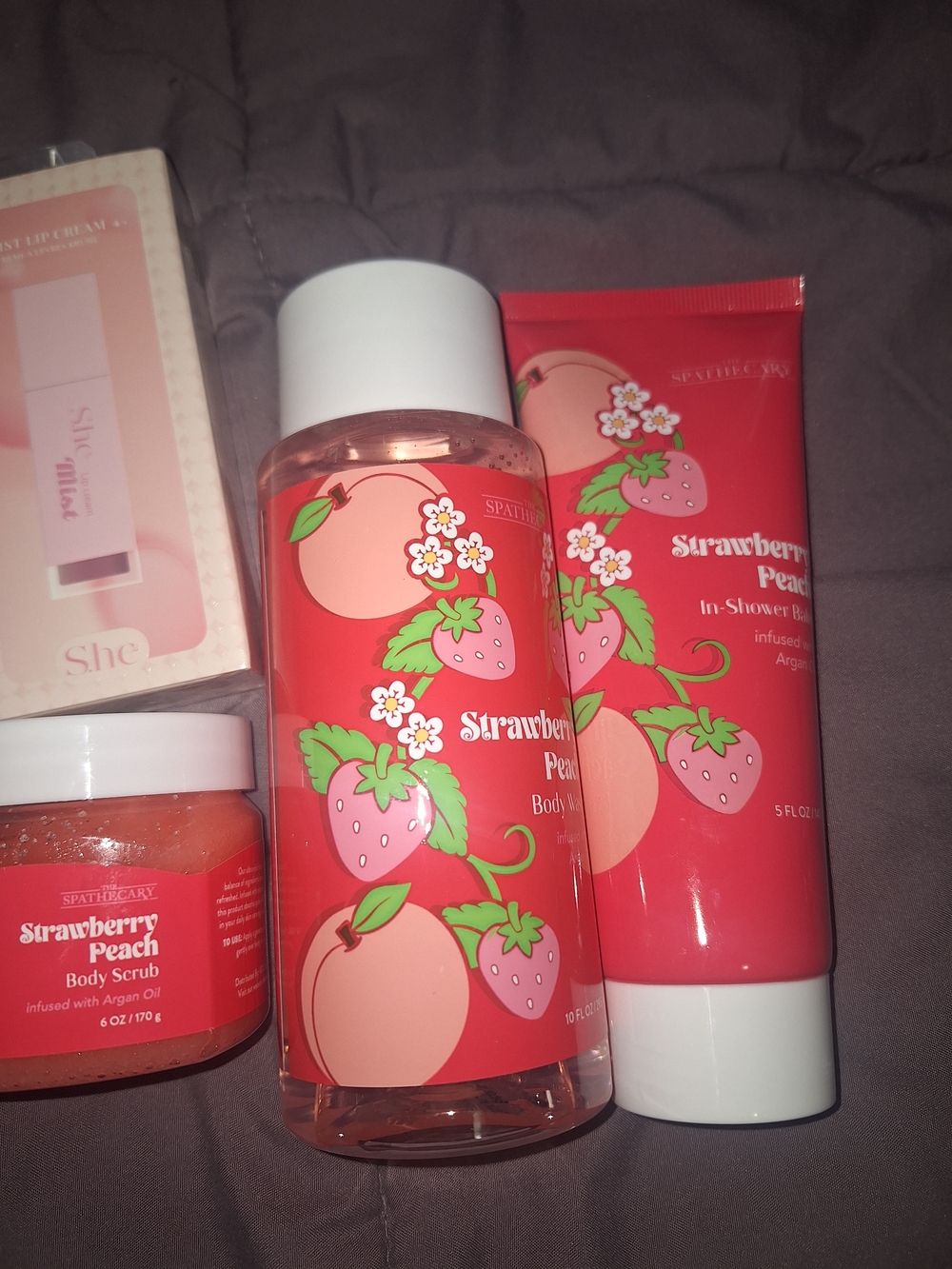 Strawberry Peach Bath & Body Set - Pink/Peach With Lip Gloss - Picture 4 of 4
